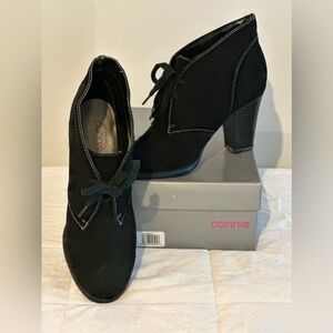 Connie Black “Farrah” Leather Lace Up Block Heels Ankle Boots/Booties 9.5M